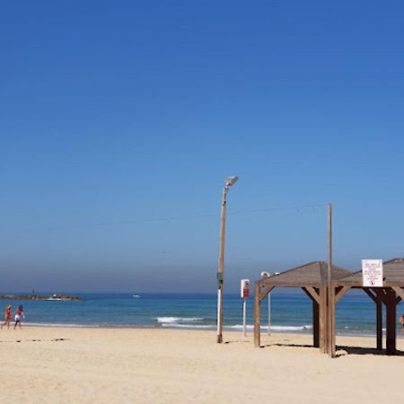 1B Patio Beach House Premium Location W/2 Balcony Тель-Авив Экстерьер фото